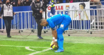 世界杯裁判名单公布，中国裁判再次入选