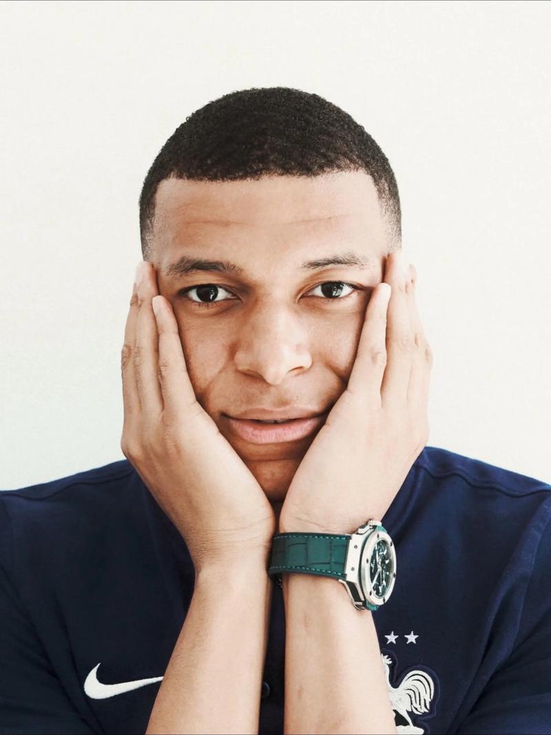 每体：皇马内部已经失衡，他们持续攻击裁判是在转移矛盾