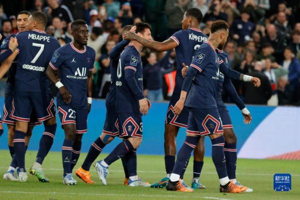 洛杉矶快船负于森林狼，经历逆转五连胜，森林狼展现顽强斗志，快船失误多，火力不足。