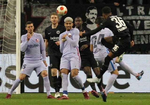 拉卡泽特回到酋长球场，观看并解说枪手对阵拜仁的比赛