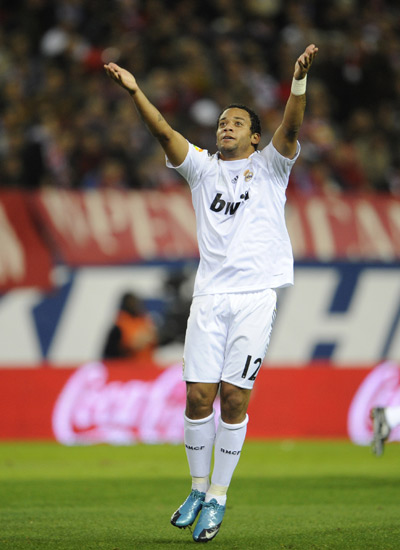 巴塞罗那在逆境中重振旗鼓，佩德里与拉菲尼亚成关键