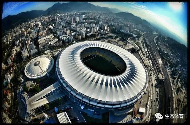 世体：梅西亲签的新秀球星卡被拍卖行估值35000欧元